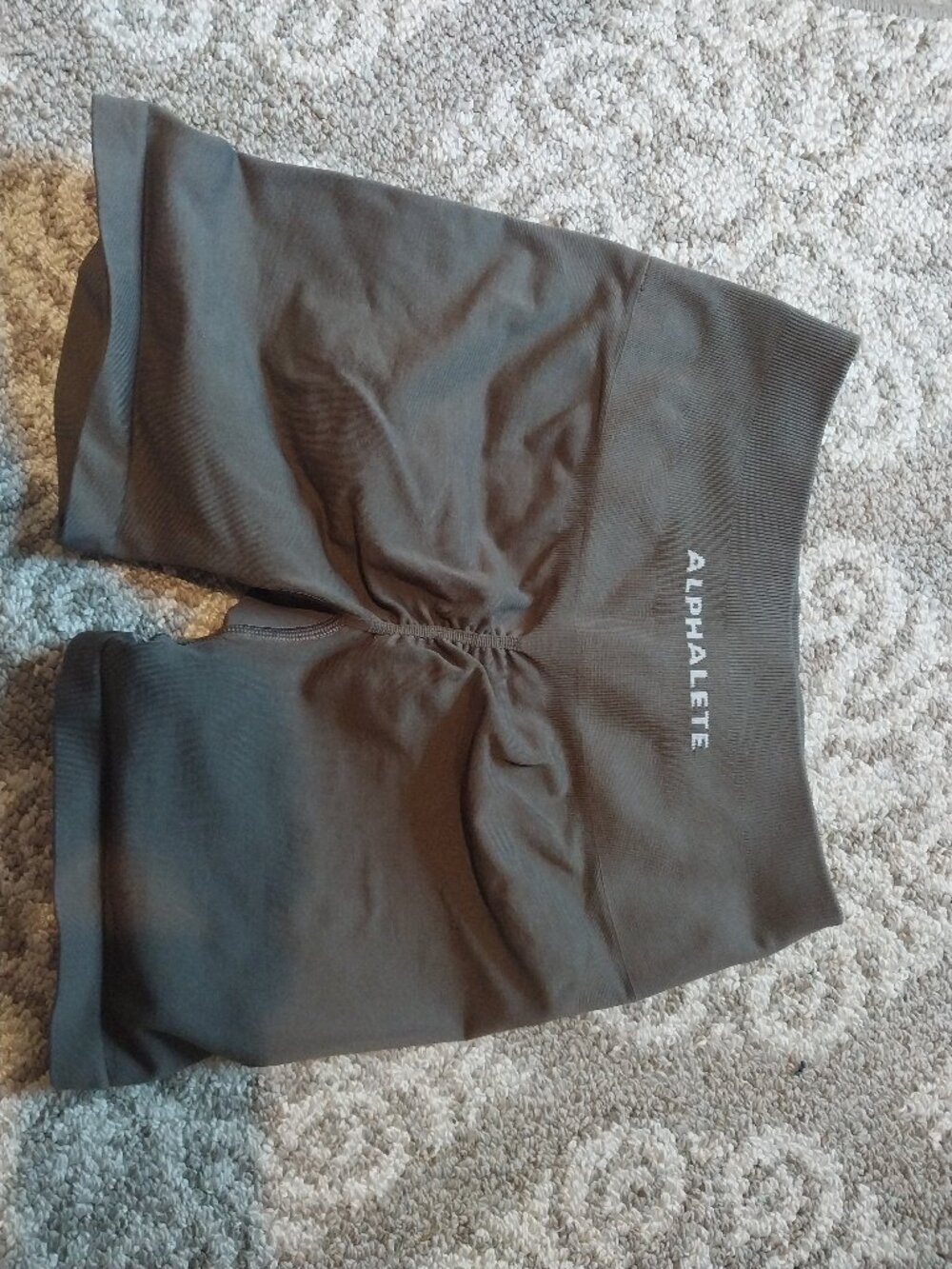 Alpahelte brown amplify shorts small with scrunch
